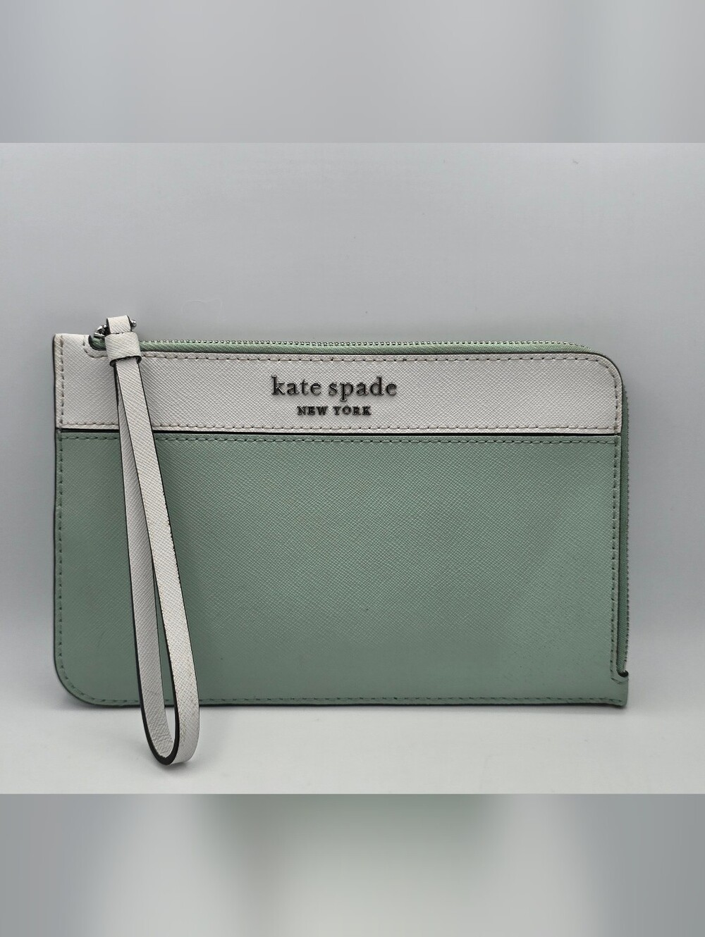 kate spade New York Mint & White Wristlet